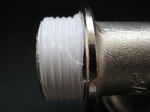 Герметик для устранения течи в пластиковых трубах